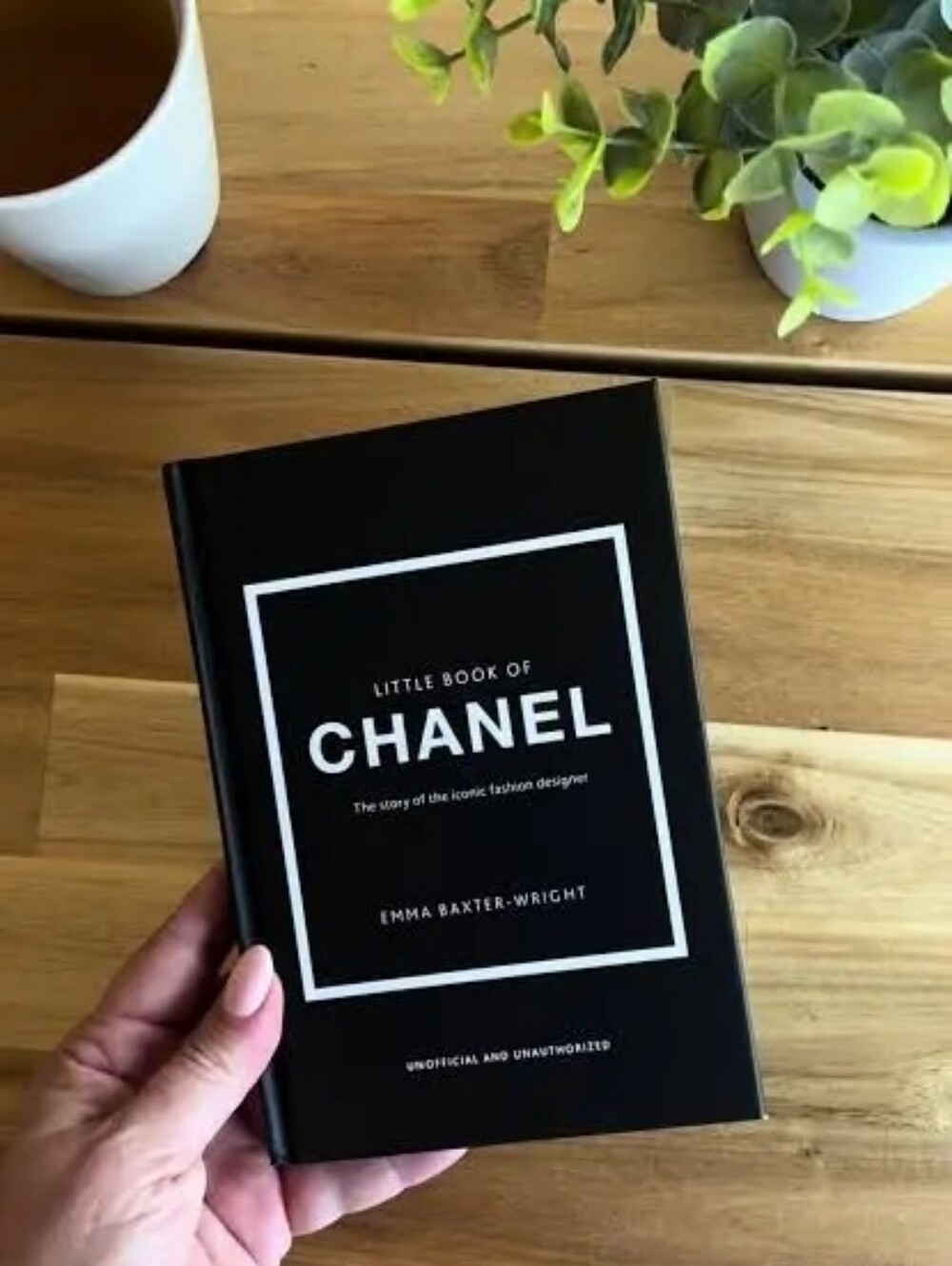 Little Book of Chanel | Emma Baxter-Wright | Black and White Decorative Book